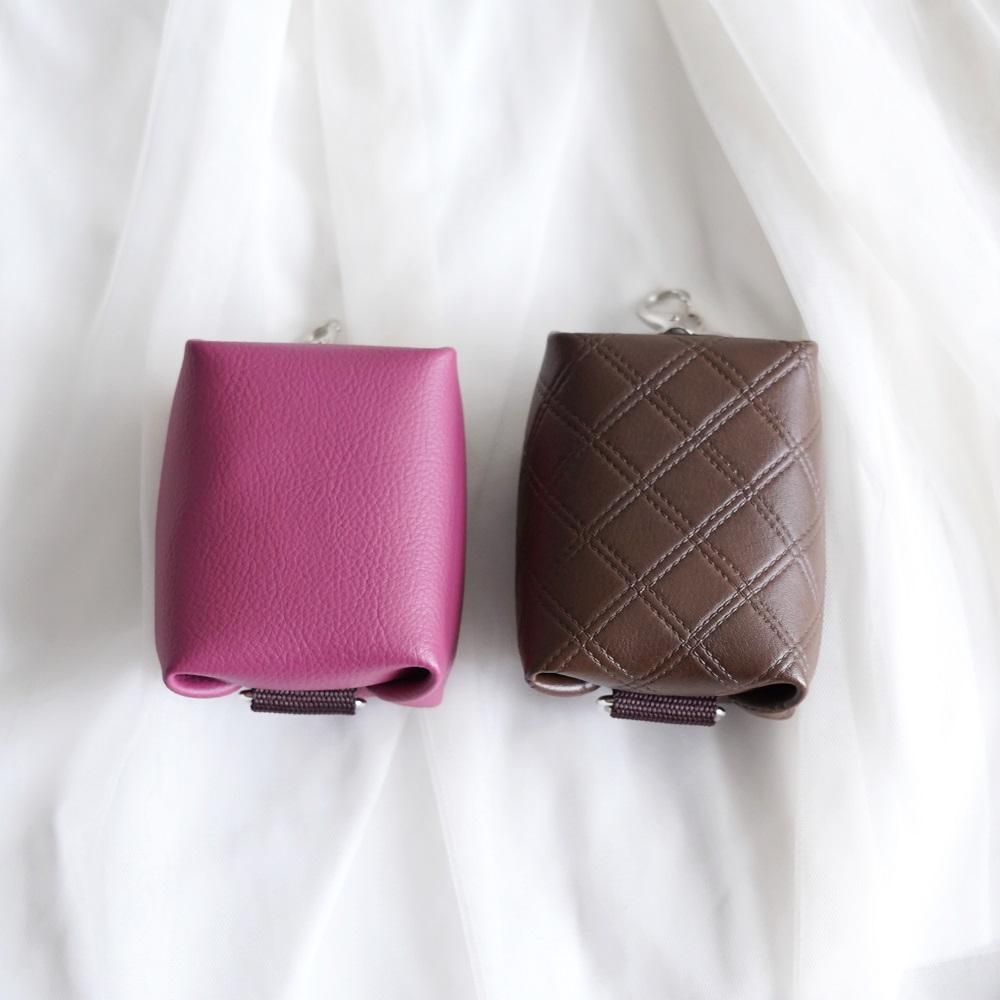 スマホポーチ バッグチャーム（キルト茶/ピンク）スクエアポーチ　カバンにつけるポーチ エコレザーミニケース 旅行に | 3枚目