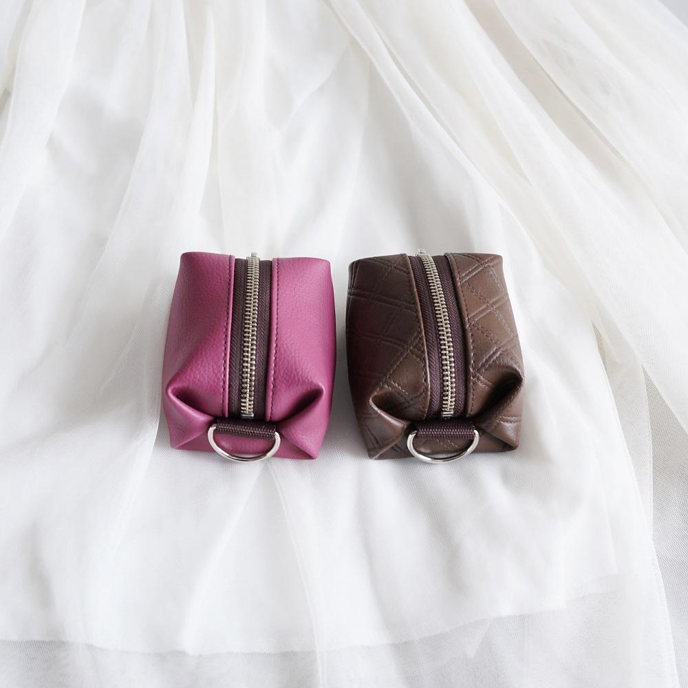 スマホポーチ バッグチャーム（キルト茶/ピンク）スクエアポーチ　カバンにつけるポーチ エコレザーミニケース 旅行に | 4枚目