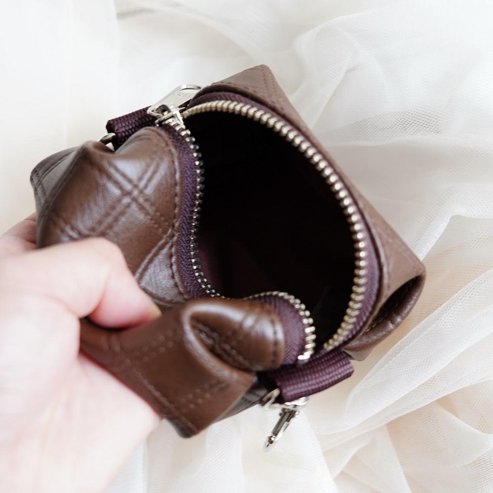 スマホポーチ バッグチャーム（キルト茶/ピンク）スクエアポーチ　カバンにつけるポーチ エコレザーミニケース 旅行に | 5枚目