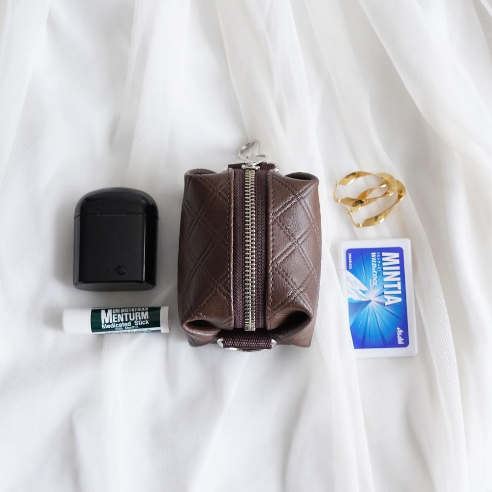 スマホポーチ バッグチャーム（キルト茶/ピンク）スクエアポーチ　カバンにつけるポーチ エコレザーミニケース 旅行に | 6枚目