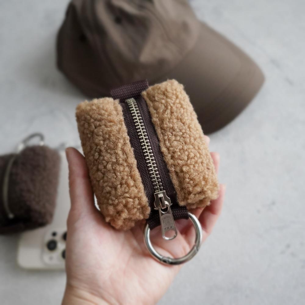 スマホやカバンに付けるミニポーチ［mofmo-mini モフモミニ ひつじ］外付け収納/スマホポーチ/カラビナ/通勤通学 | 5枚目