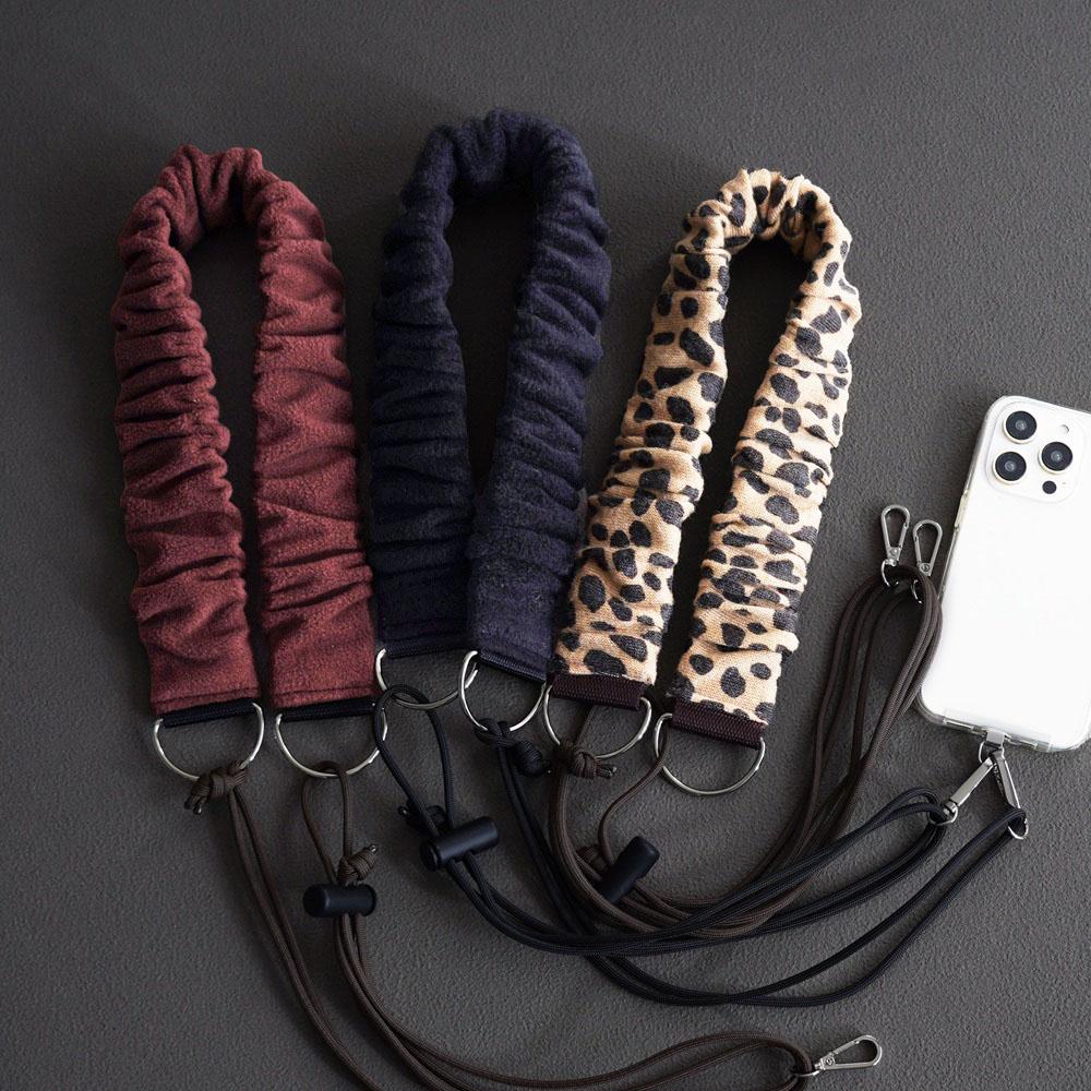 肩に優しい◎秋冬あったかフリース素材のスマホショルダーストラップ くしゅくしゅギャザー×パラコード紐 ネックストラップ