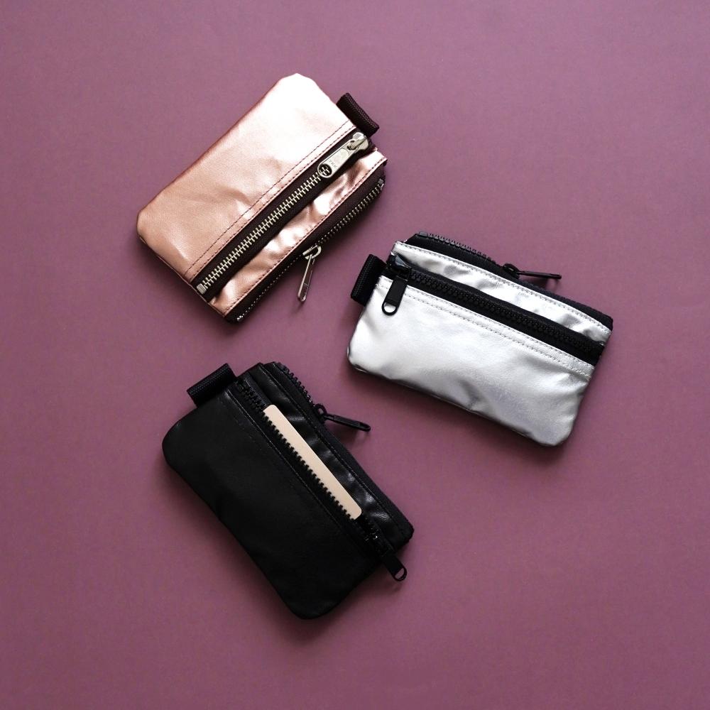 カラビナ装着可能の小銭入れ（メタリック）スマホポーチ・パスケース・スマートキー｜通勤通学・旅行に｜リップ・充電器入れに◎1枚目の画像